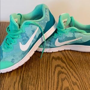 Aqua Nike running shoes